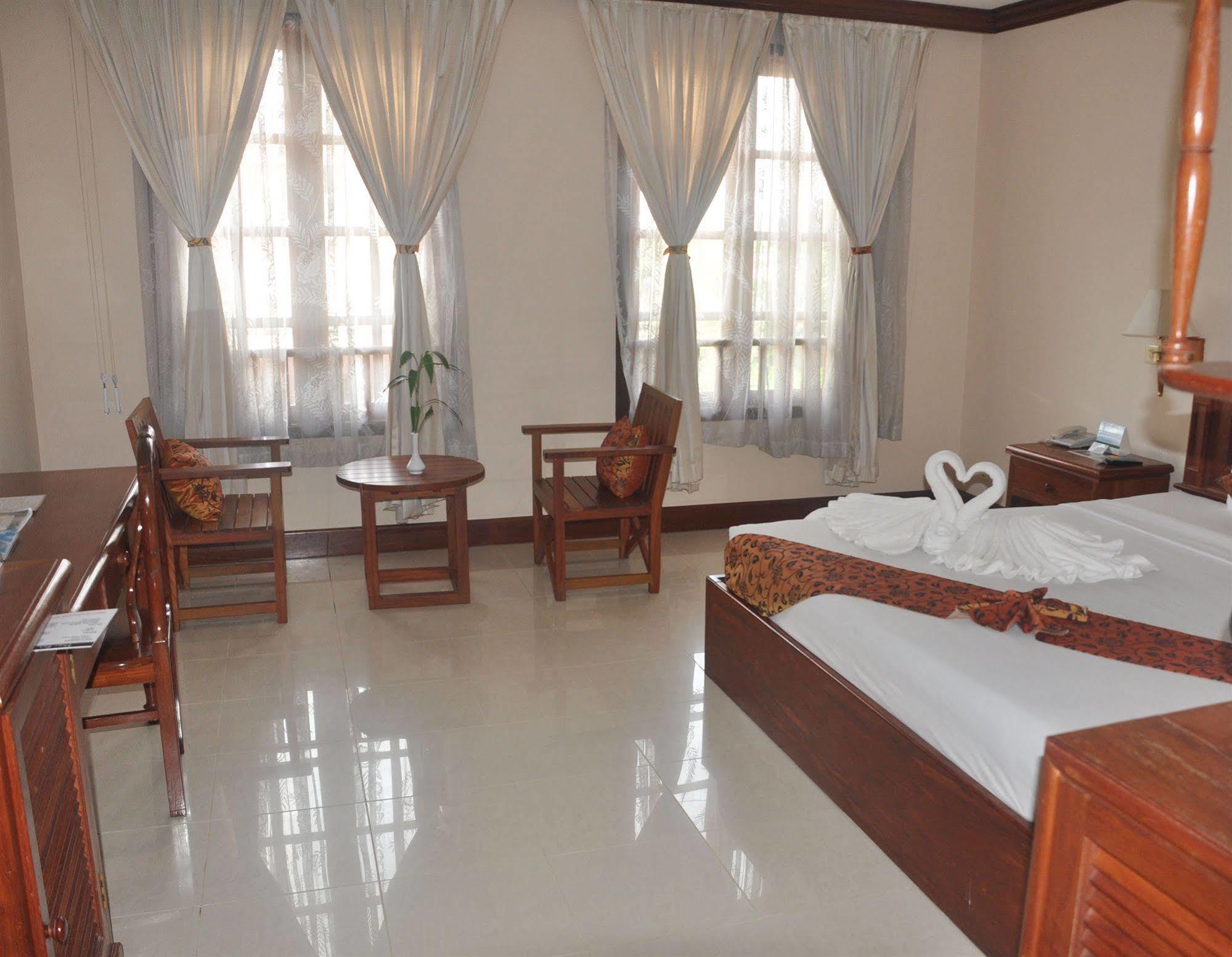 Sun Inns Hotel Siem Reap Exteriör bild